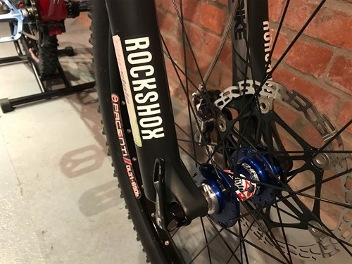 Intense Tracer 275 rockshox pike Chris King hub and Hope brakes.jpg